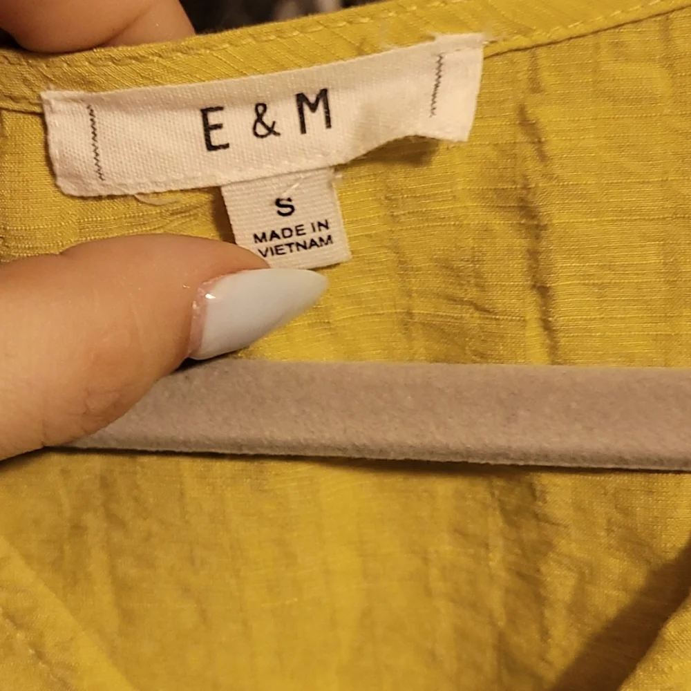 Womens top - Picture 2 of 3